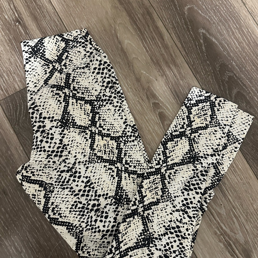 Snakeskin Print Leggings - Vitality